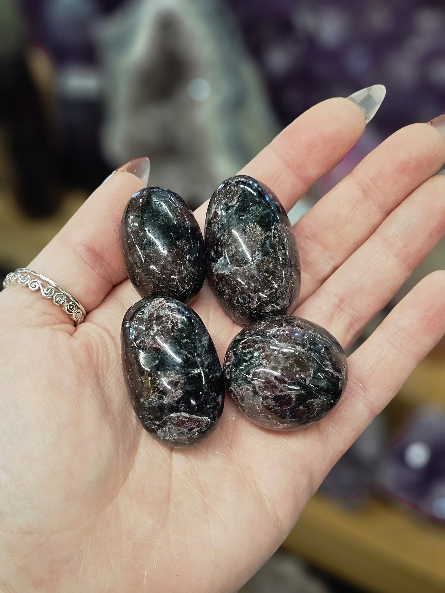 Garnet in Astrophyllite