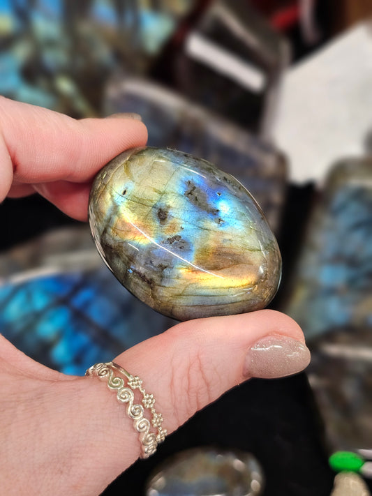 Labradorite Palmstone