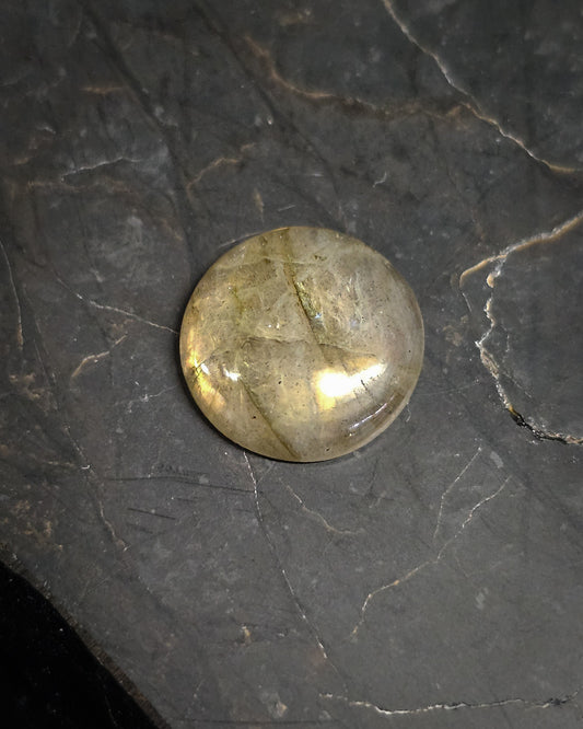 Labradorite Cabochon 1.39g