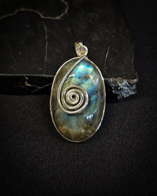 Oval Labradorite Pendant With Spiral #1