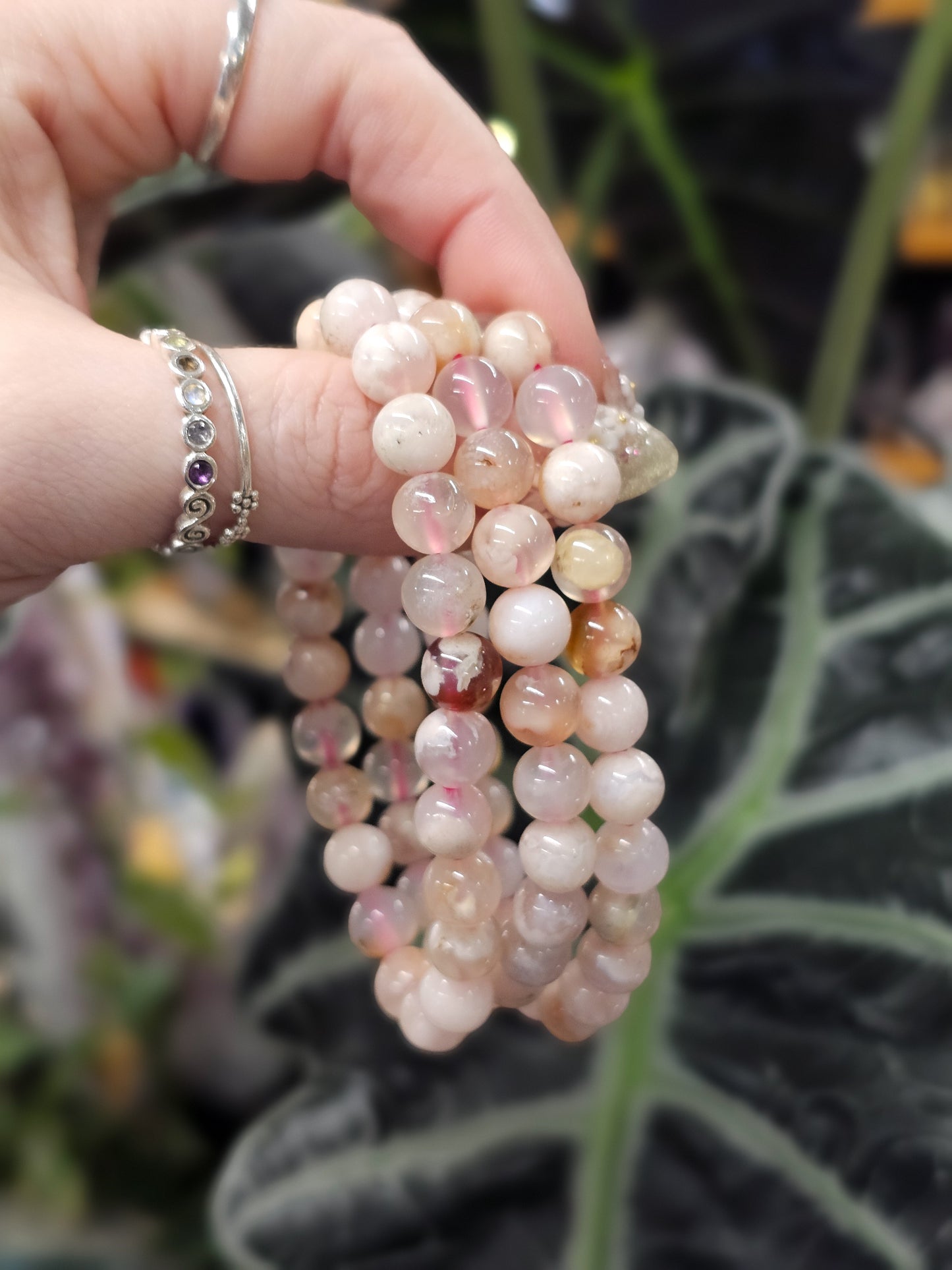 8mm Flower Agate Bead Bracelet
