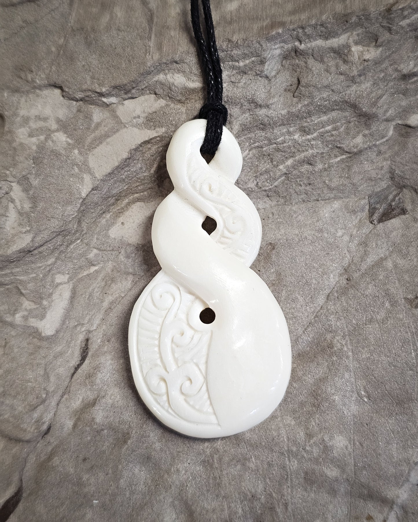 Pikorua Bone Carving