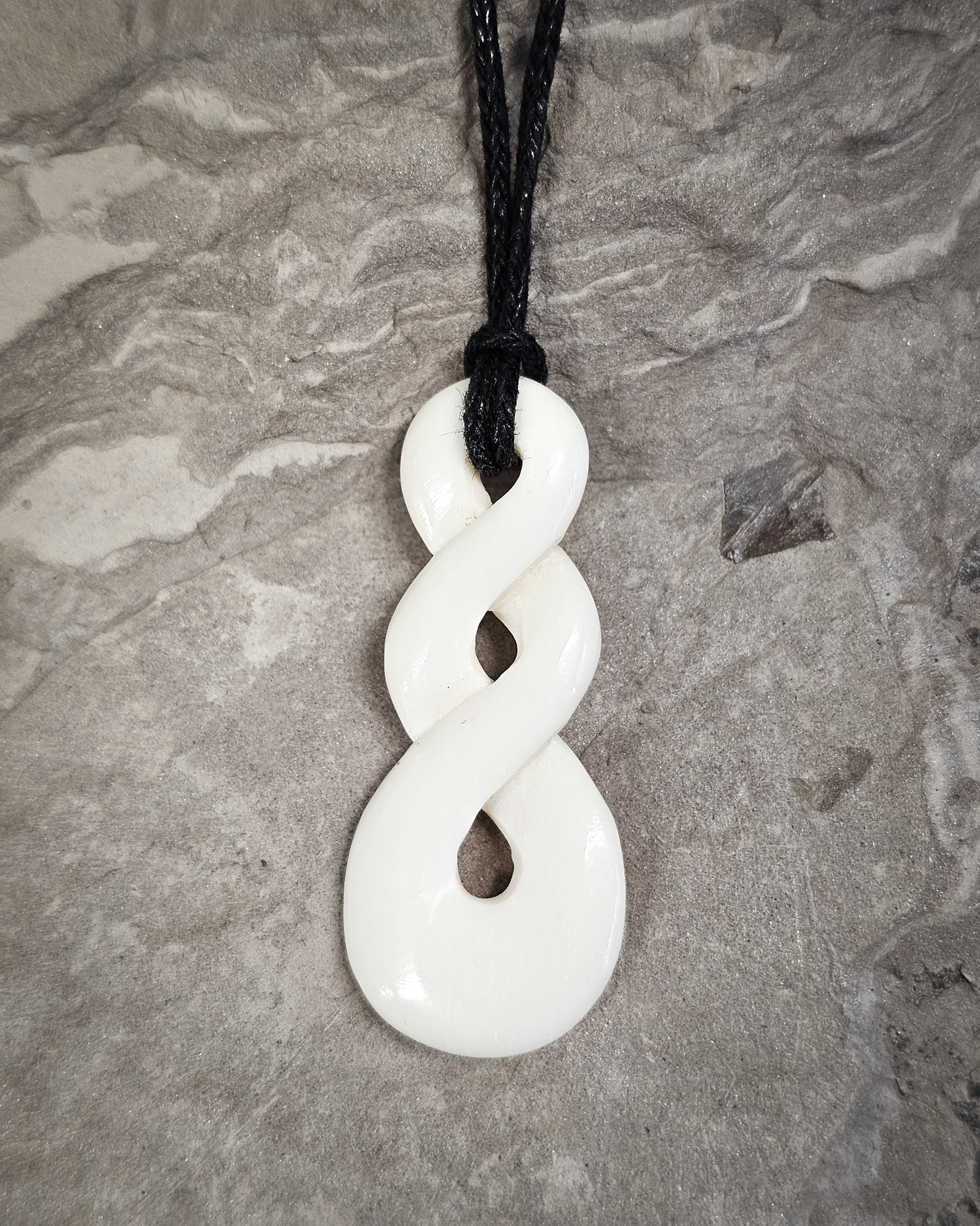 Pikorua Bone Carving