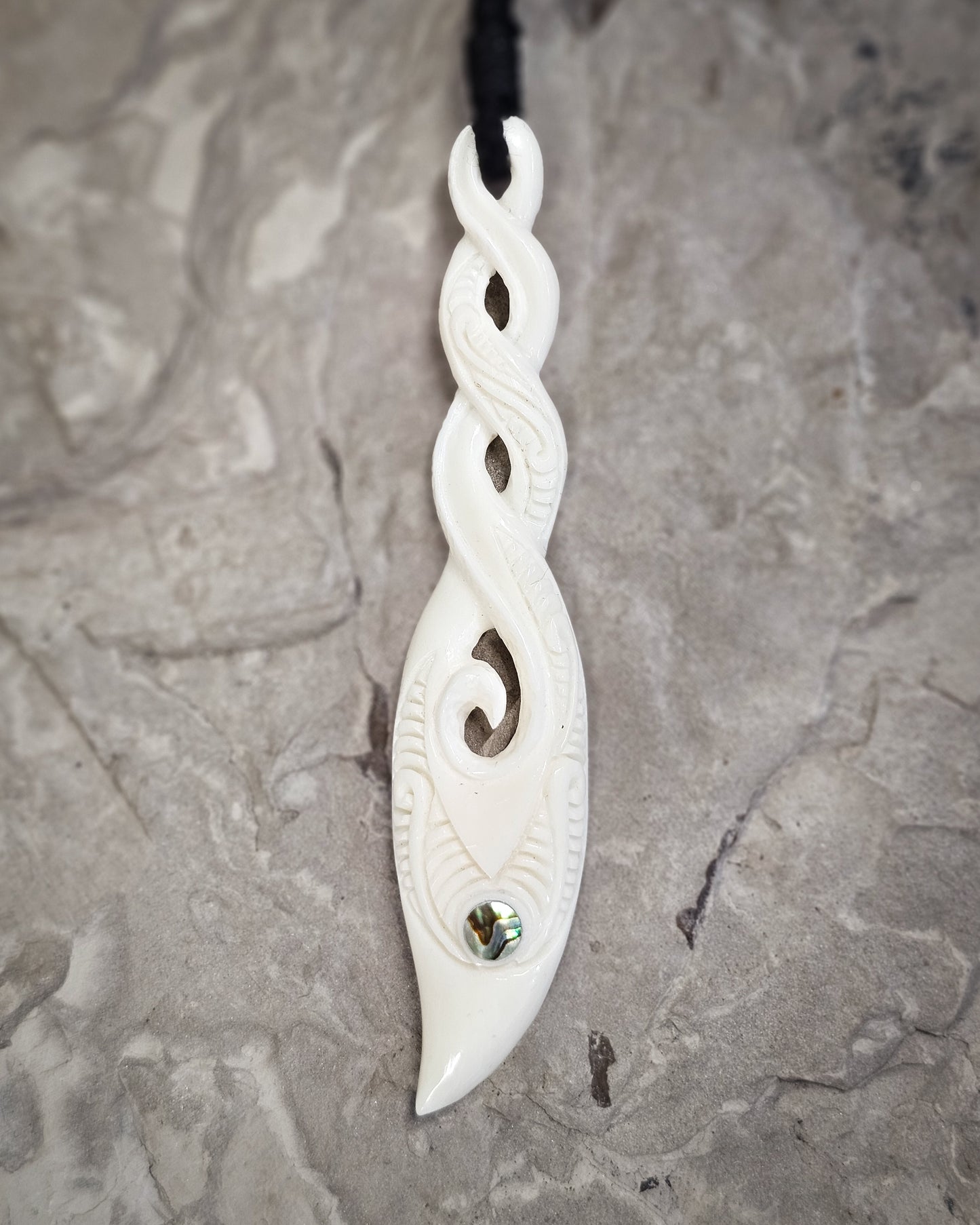 Pikorua Bone Carving