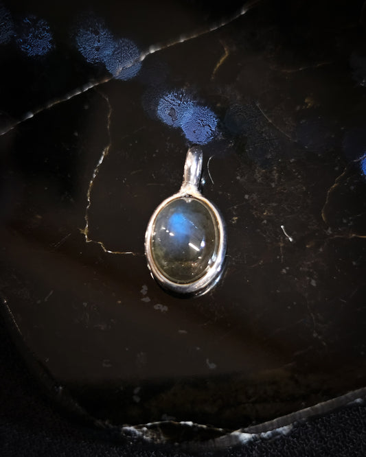 Small Labradorite Oval Pendant