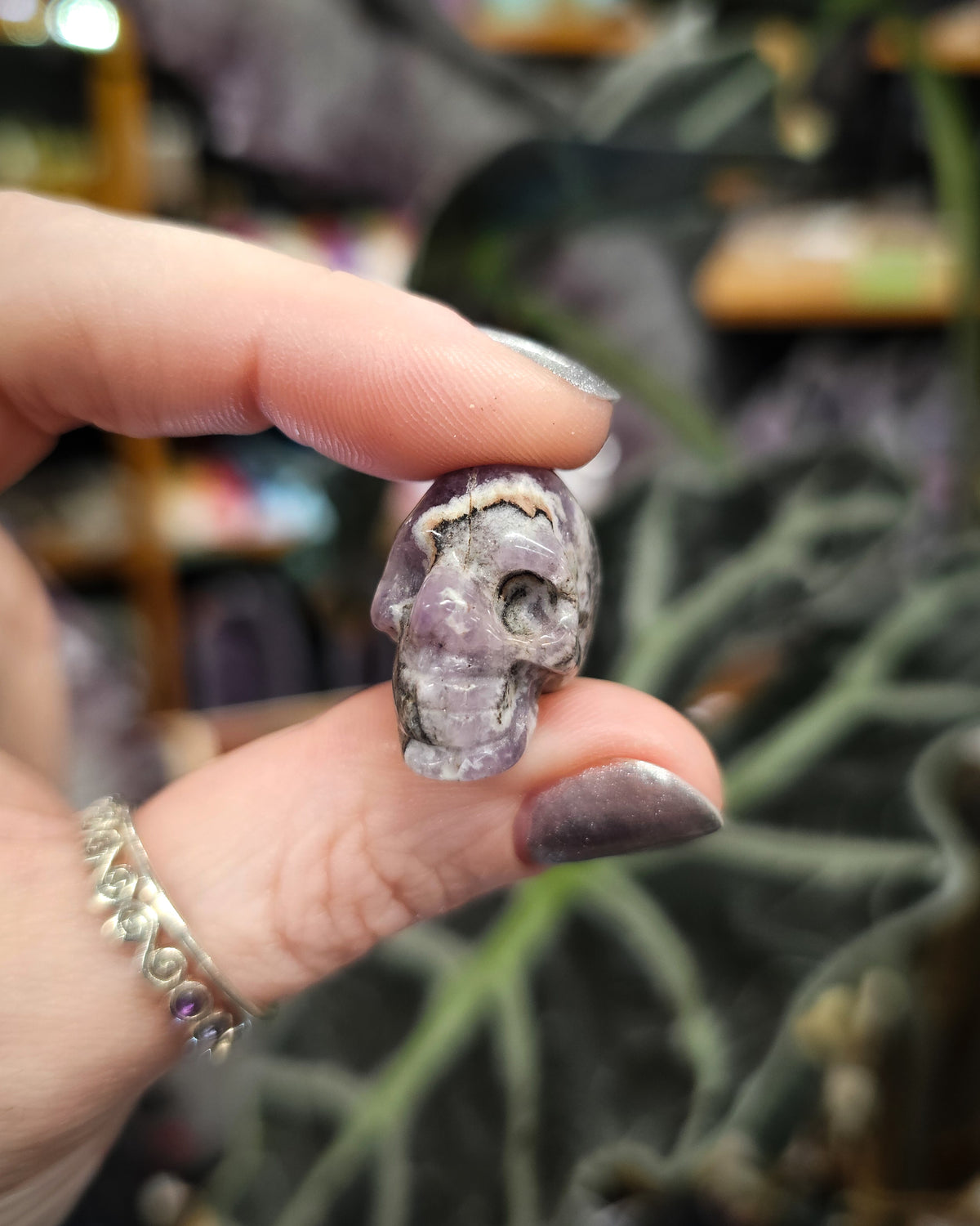 Small Chevron Amethyst Skull