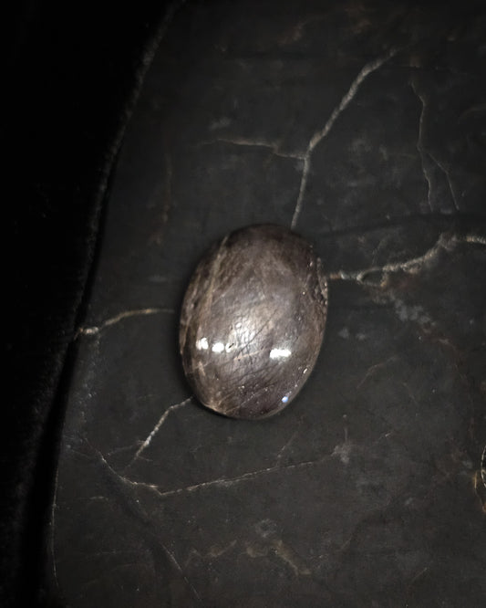 Black Star Sapphire Cabochon 3.61g
