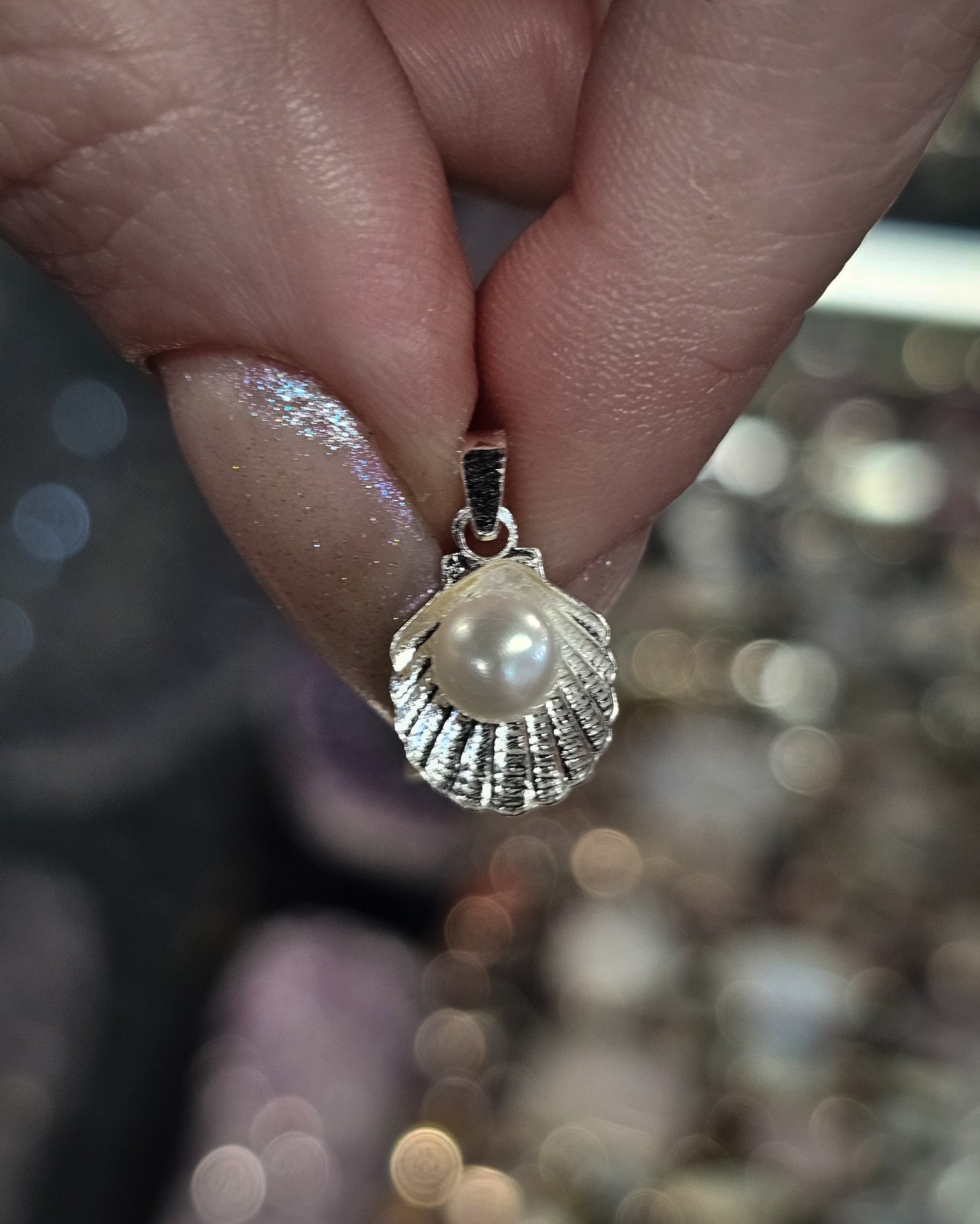 Small Shell & Pearl Pendant