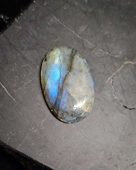 Labradorite Cabochon 1.95g
