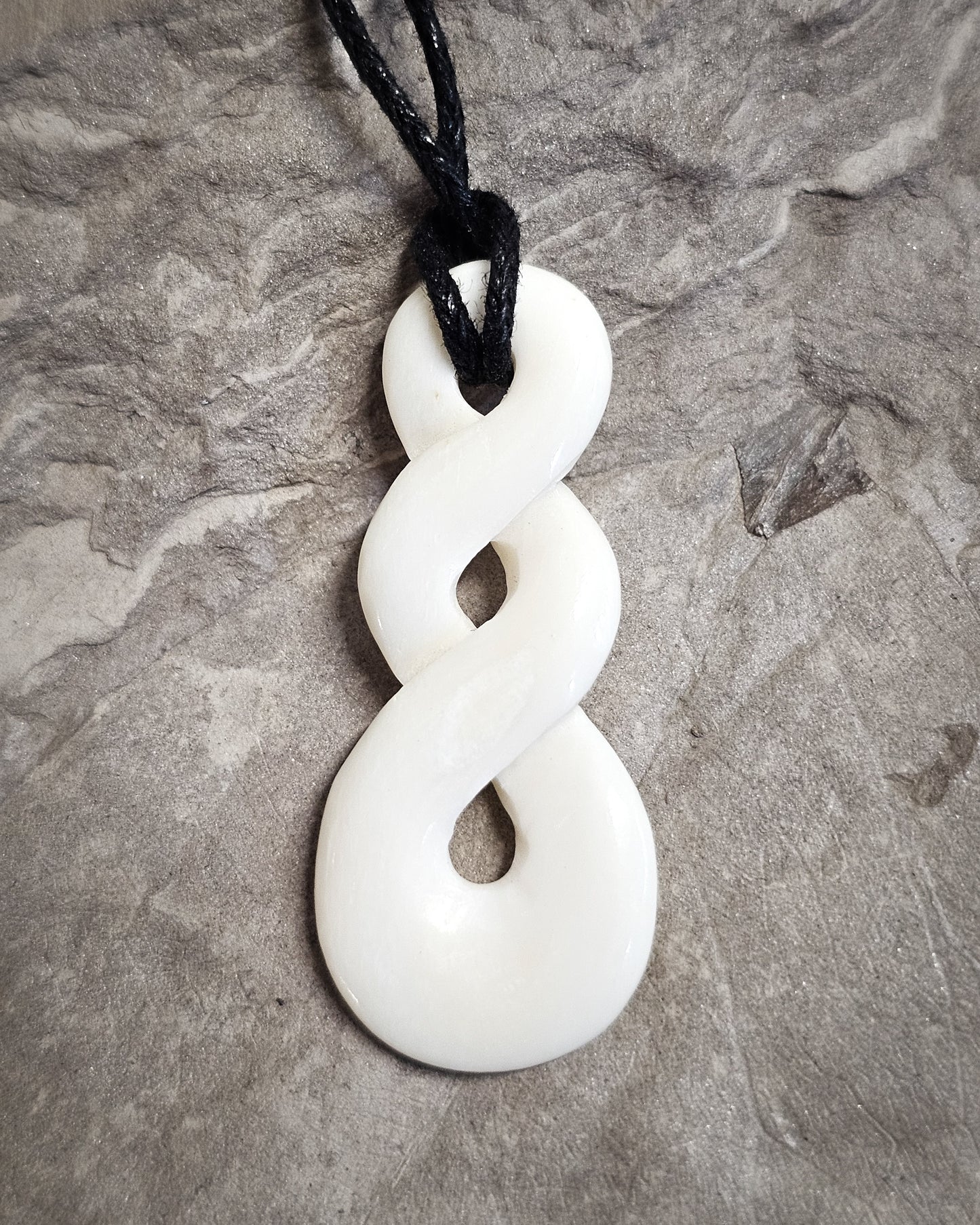 Pikorua Bone Carving