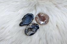 Load image into Gallery viewer, Mini Agate Geodes
